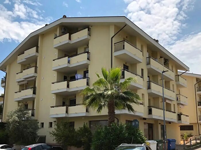 Appartamento con 5 locali in vendita in Silvi
