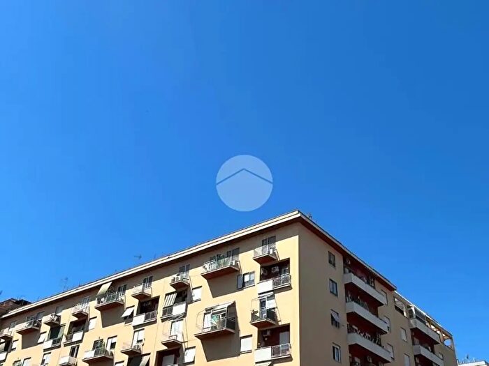 Appartamento trilocale in vendita in Via Altri, Roma