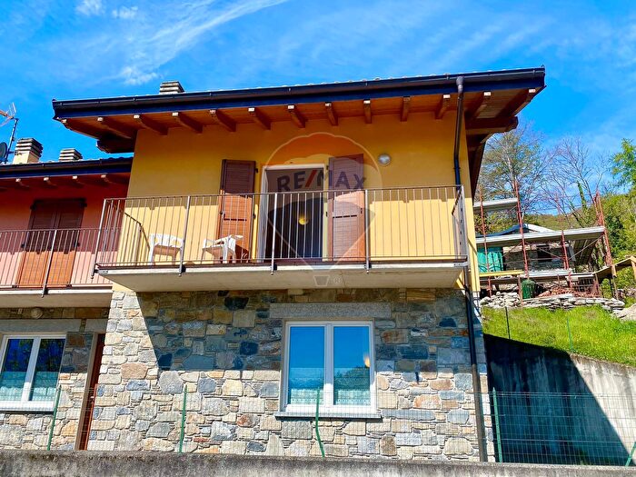 Casa bilocale in vendita in Livo