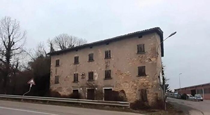 Casa con 6 locali in vendita in Via XXIV Maggio, Serramazzoni