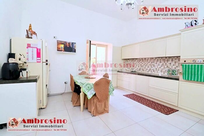 Appartamento trilocale in vendita in Via San Giovanni, Casavatore