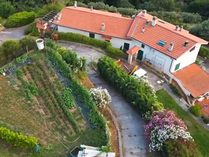 Casa con 19 locali in vendita in Via San Giorgio, Vezzi Portio