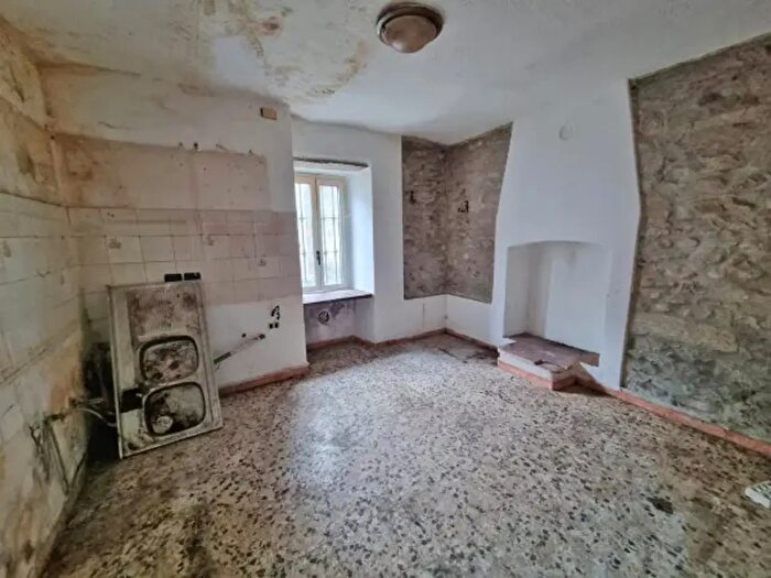 Casa quadrilocale in vendita in Via Giuseppe Mazzini, Bardello con Malgesso e Bregano