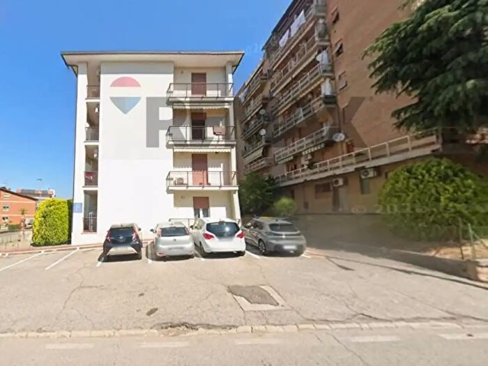 Appartamento con 5 locali in vendita in Via Pergolesi, Perugia