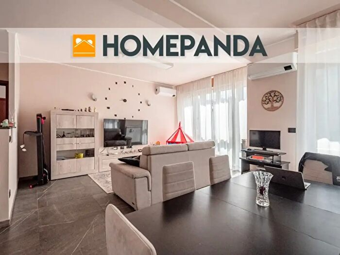 Appartamento con 9 locali in vendita in Genova