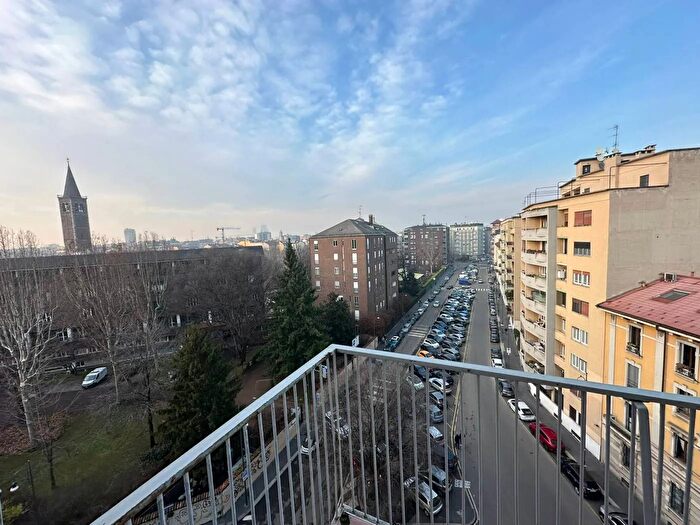 Appartamento trilocale in vendita in Via Calatafimi Milano, Milano
