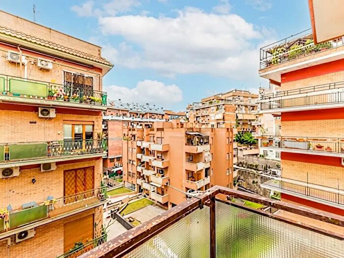 Appartamento con 5 locali in vendita in Via Franco Sacchetti, Roma