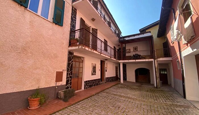 Appartamento in vendita in Pianissolo Roccavignale Savona Liguria Italia, Roccavignale