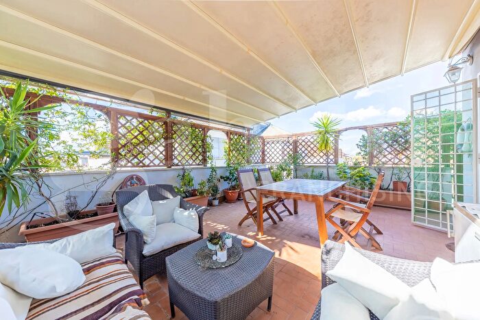 Appartamento quadrilocale in vendita in Via Pietro Maffi, Roma