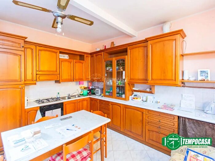 Appartamento trilocale in vendita in Via Ballarati, Busto Arsizio