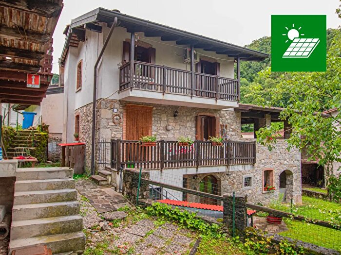 Casa con 5 locali in vendita in Località Cosizza, San Leonardo