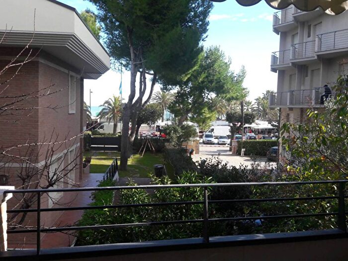 Appartamento quadrilocale in affitto in Via Capuani, Centro, Giulianova