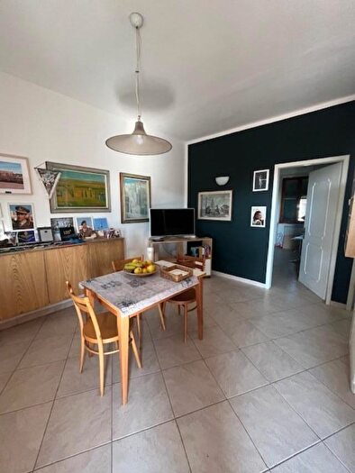 Casa quadrilocale in vendita in Luni