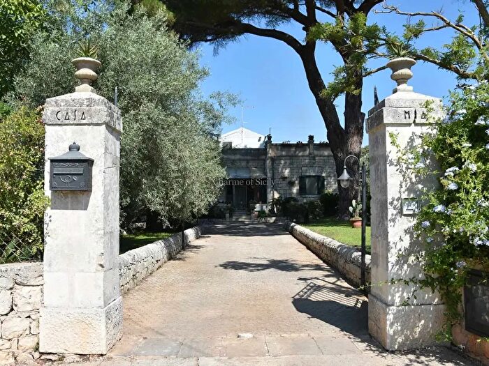 Casa quadrilocale in vendita in Cda S Elena Pizzilli, Modica