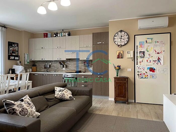 Appartamento trilocale in vendita in Str Farnesiana, Piacenza