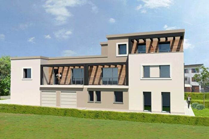 Appartamento trilocale in vendita in Via Omobono Tenni, Reggio Emilia