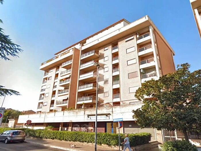 Appartamento quadrilocale in vendita in Via Londra, Ciampino