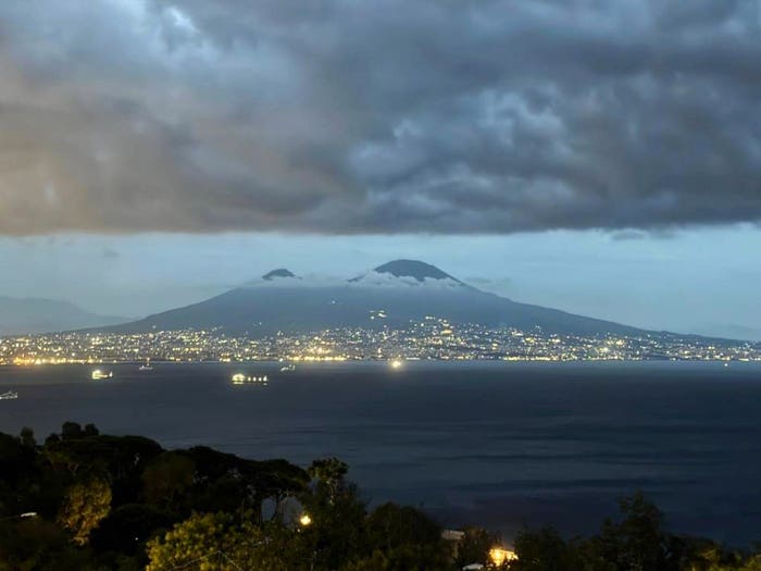 Appartamento con 6 locali in affitto in Via Francesco Petrarca, Posillipo, Napoli