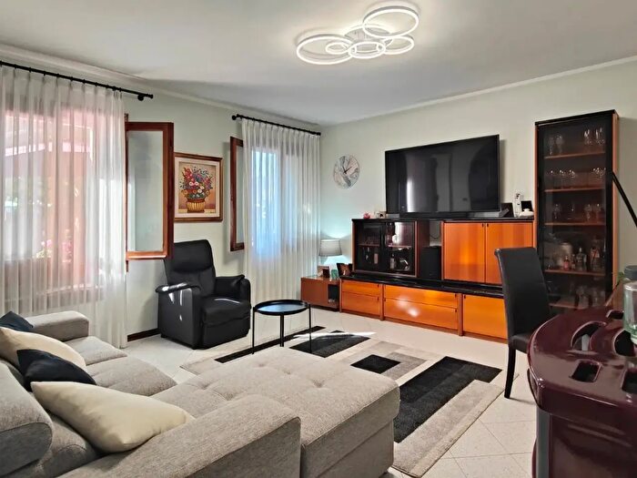 Casa con 8 locali in vendita in Località Villabella, San Bonifacio