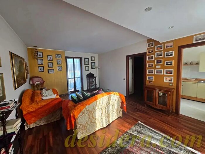 Appartamento trilocale in vendita in Castelletto Sopra Ticino