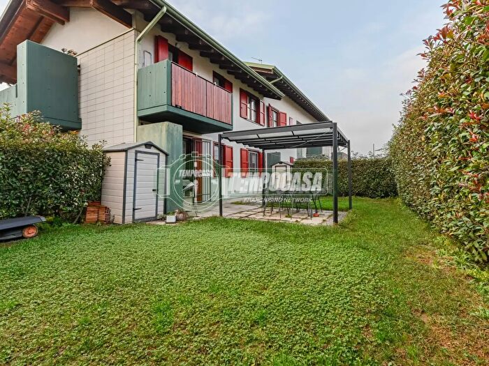 Appartamento trilocale in vendita in Zanica