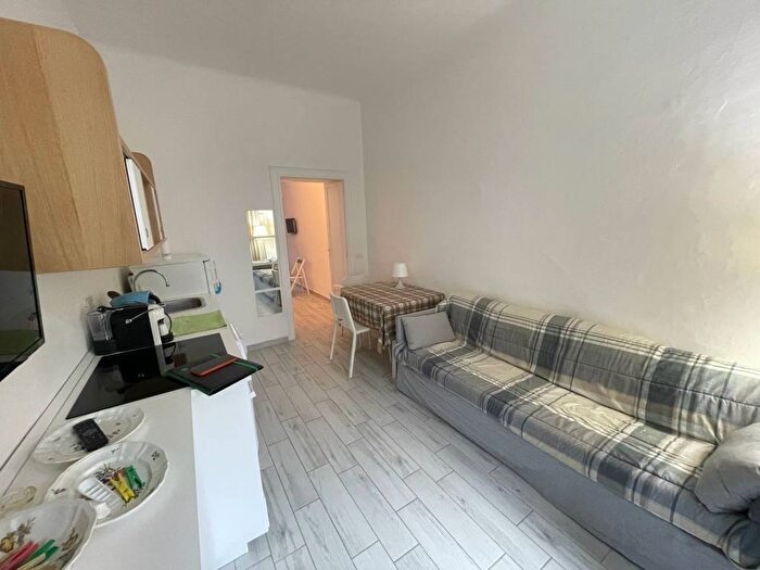 Appartamento bilocale in affitto in Via Savona, Solari, Milano