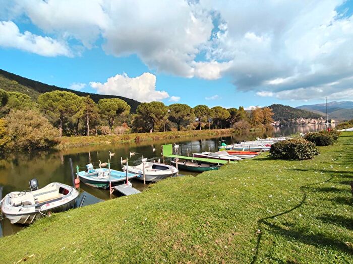 Casa quadrilocale in vendita in Strada di Mazzelvetta, Terni