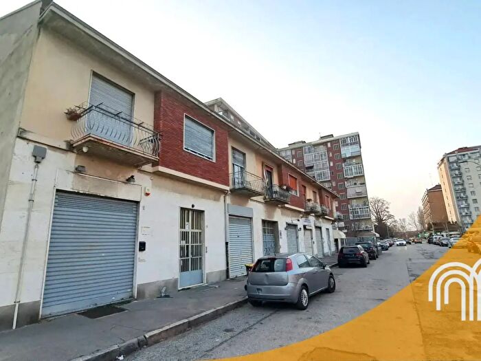 Appartamento trilocale in vendita in Via Pirano, Torino