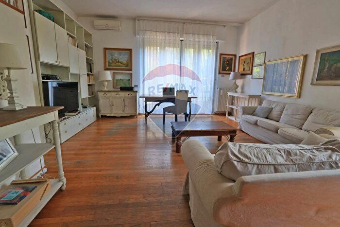 Appartamento quadrilocale in vendita in Via Leonardo da Vinci, Bollate