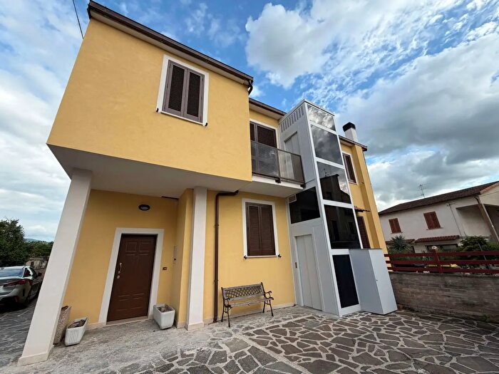 Casa con 5 locali in vendita in San Venanzo, Spoleto