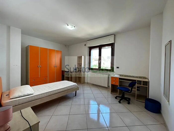 Appartamento con 5 locali in affitto in Via R Ortiz, Chieti