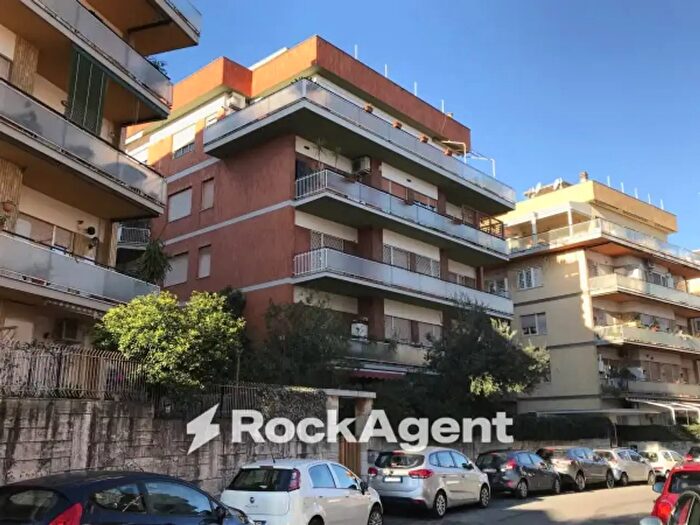 Appartamento bilocale in affitto in Via Luigi Kossuth, Roma