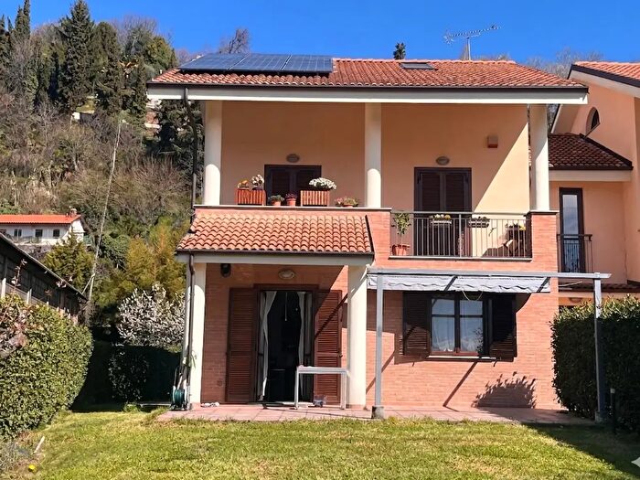 Appartamento con 5 locali in vendita in Via Nazionale, Pinerolo
