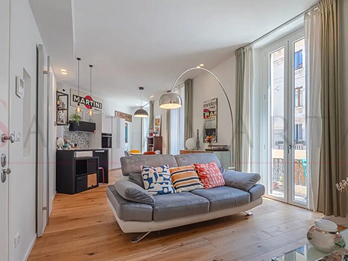 Appartamento quadrilocale in vendita in Via Lodovico Muratori, Milano