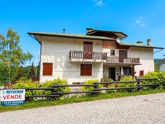 Appartamento trilocale in vendita in Via Tunche, Recoaro Terme