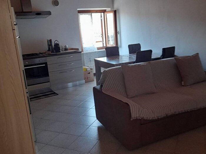 Appartamento trilocale in affitto in Via Guglielmo Marconi, Centro, Badia Calavena
