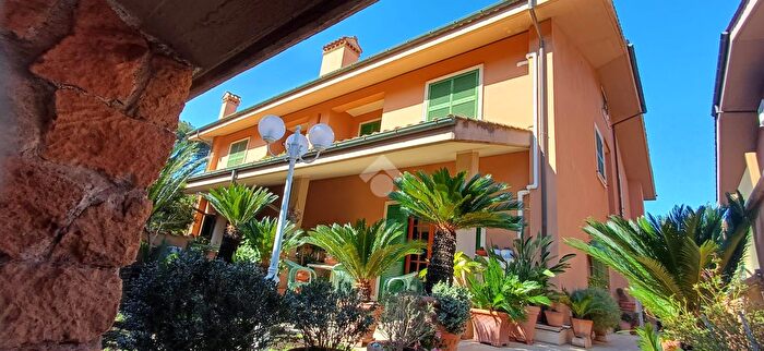 Casa con 7 locali in vendita in Via dei Carvilii, Roma