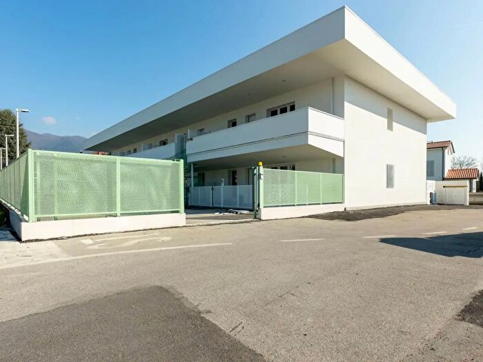 Appartamento quadrilocale in vendita in Via di Piaggiori, Capannori