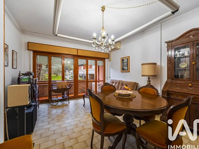 Appartamento quadrilocale in vendita in Via Velini, Macerata