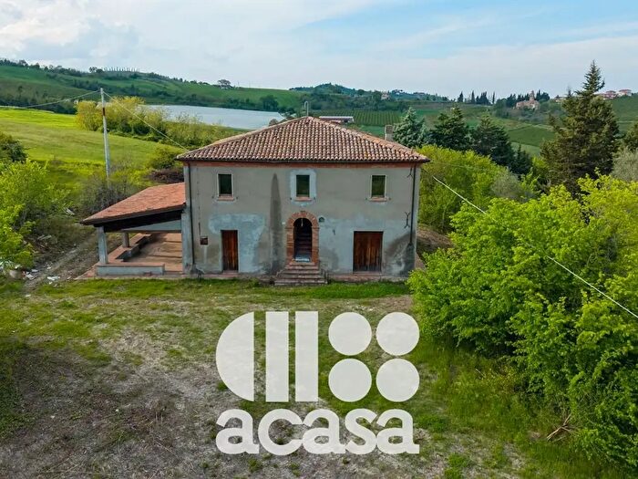 Casa con 8 locali in vendita in Via Samba, Roncofreddo