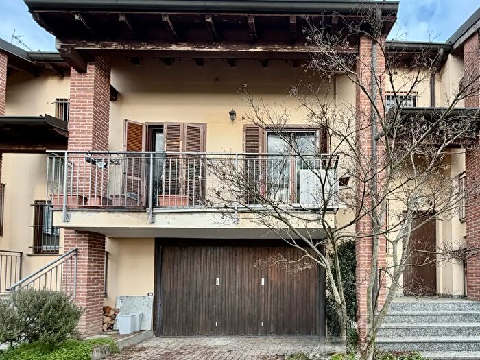 Casa con 7 locali in vendita in Via San Novo, Zibido San Giacomo