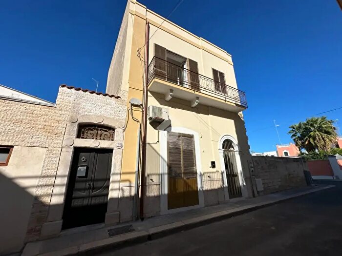 Casa quadrilocale in vendita in Via Livorno, Bari