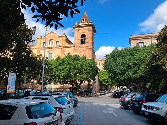 Appartamento quadrilocale in affitto in Piazza SantOliva, Politeama Ruggiero Settimo, Palermo