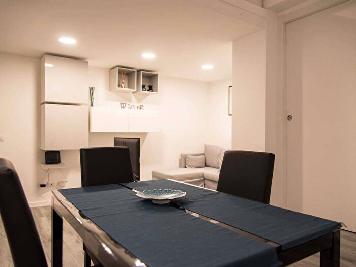 Appartamento bilocale in affitto in Via Ariberto, Corso Genova, Milano