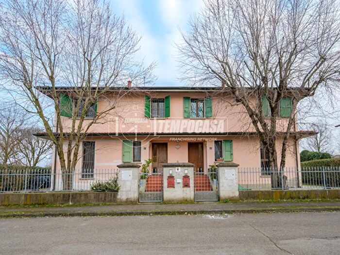 Appartamento con 5 locali in vendita in Via G Tiepolo, Casalgrande