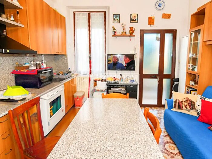 Appartamento bilocale in vendita in Via Busseto, Milano