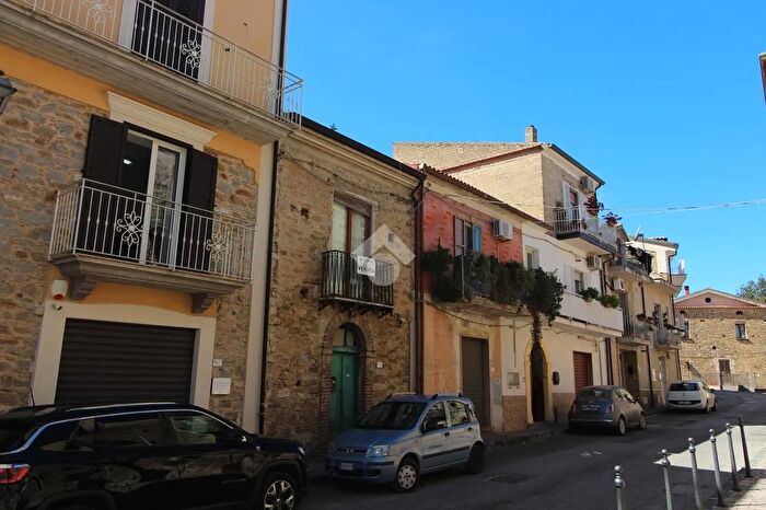 Casa quadrilocale in vendita in Via Cesare Battisti, Ogliastro Cilento