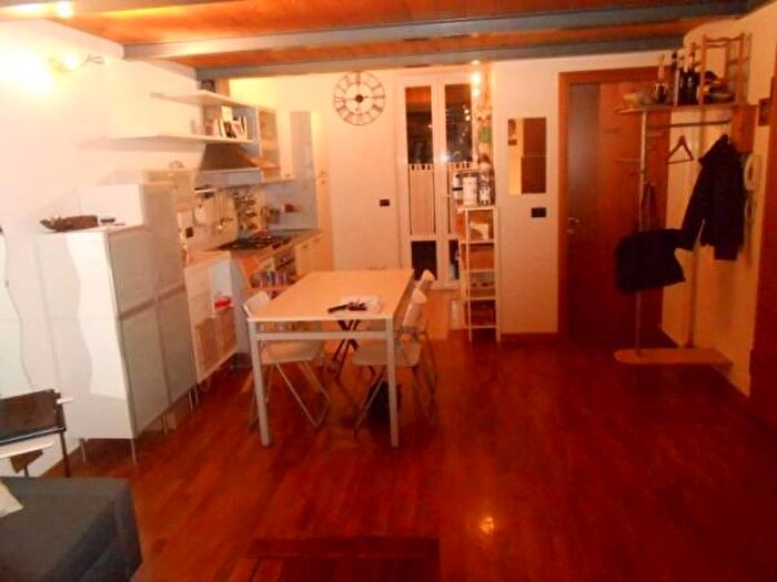 Appartamento con 6 locali in vendita in Via Vincenzo Salvoni, Jesi