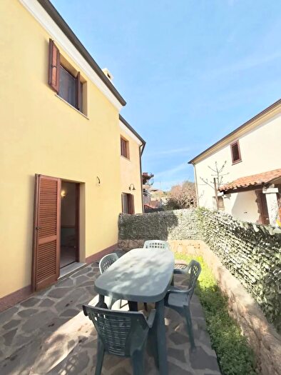 Casa con 5 locali in vendita in San Teodoro