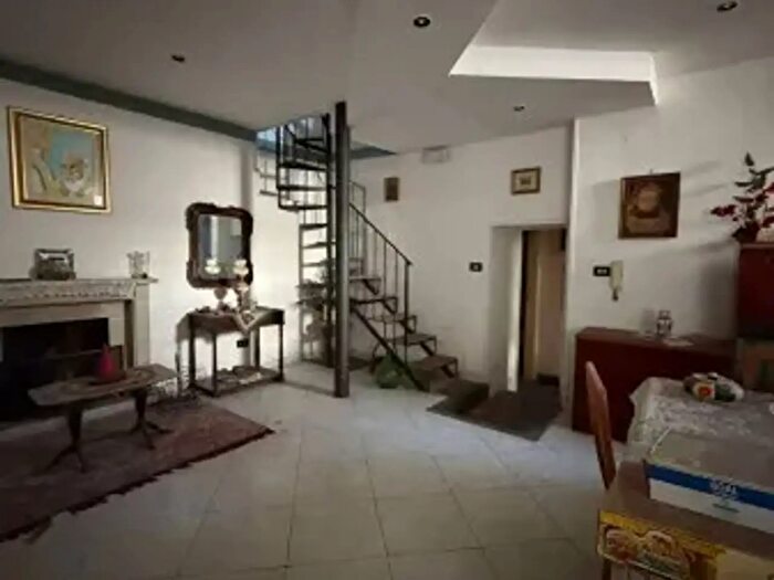 Appartamento con 6 locali in vendita in Piazza SantAntonio Abate Snc, Nola